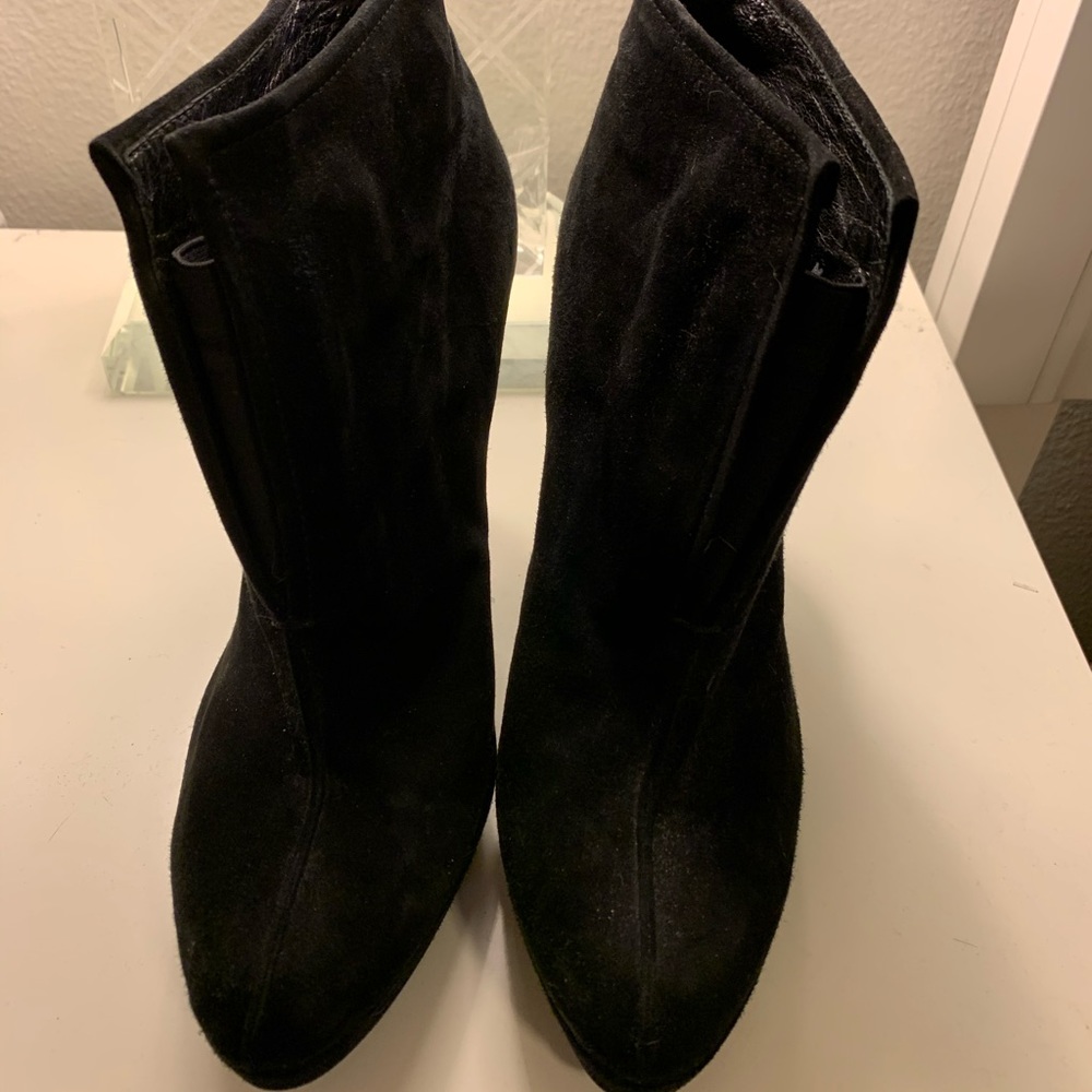 Stuart Weitzman Black Suede booties Size 7.5